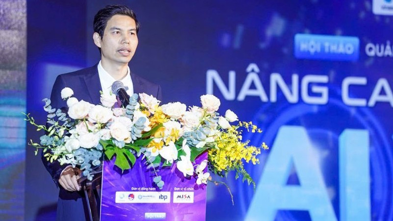 Ông Lê Hồng Quang, Tổng Giám đốc MISA trình bày tham luận tại chương trình. h3-hoi-thao-ai.jpg