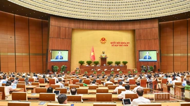 Quang cảnh phiên thảo luận ở hội trường về dự thảo Nghị quyết sửa đổi, bổ sung một số điều của Hiến pháp năm 2013, ngày 13/6. (Ảnh: DUY LINH)
