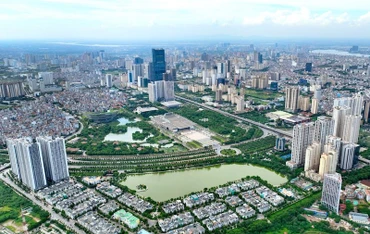 Nhờ thực hiện tốt quy chế dân chủ ở cơ sở, các nhiệm vụ phát triển kinh tế-xã hội tại Hà Nội đều đạt hiệu quả cao. Trong ảnh: Diện mạo Hà Nội ngày càng khang trang, hiện đại. (Ảnh: QUANG THÁI)