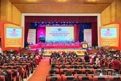 Toàn cảnh phiên làm việc thứ nhất của Đại hội.