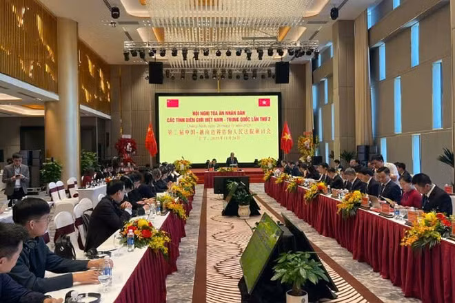 Quang cảnh Hội nghị Tòa án nhân dân các tỉnh biên giới Việt Nam-Trung Quốc lần thứ hai.