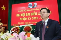 Đồng chí Nguyễn Đình Trung, Ủy viên Trung ương Đảng, Bí thư Tỉnh ủy, Bí thư Đảng ủy Quân sự tỉnh Đắk Lắk phát biểu tại đại hội.