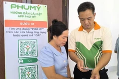 Hướng dẫn bà con cài app Phú Mỹ tại chương trình