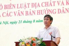 Thứ trưởng Nông nghiệp và Môi trường Trần Quý Kiên phát biểu tại hội nghị.