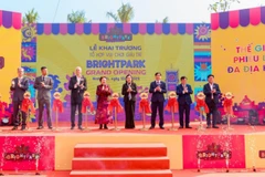 Chính thức cắt băng khai trương Tổ hợp Công viên Giải trí BRIGHTPARK.
