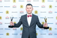 Ông Trần Thanh Phương vinh dự nhận 2 Giải Vàng IBA Stevie Awards.