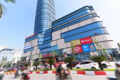 Vincom Plaza Vinh tọa lạc tại tòa tháp 37 tầng cao nhất khu vực Bắc Trung Bộ.