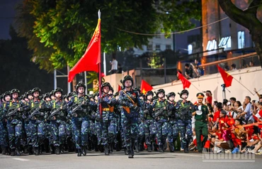 Lễ sơ duyệt hoành tráng: Thủ đô không ngủ trong những ngày tháng 8