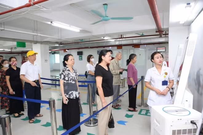 Việc triển khai “thần tốc” bệnh án điện tử trở thành nền tảng chủ chốt để ứng dụng các công nghệ mới vào hoạt động khám, chữa bệnh của các cơ sở y tế cũng như đặt nền móng cho mô hình bệnh viện thông minh.