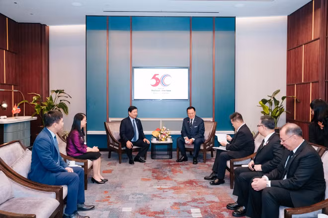 Thủ tướng Thái Lan Anutin Charnvirakul tại buổi gặp gỡ với đại diện FPT trong chuyến thăm Việt Nam từ 8-9/6.