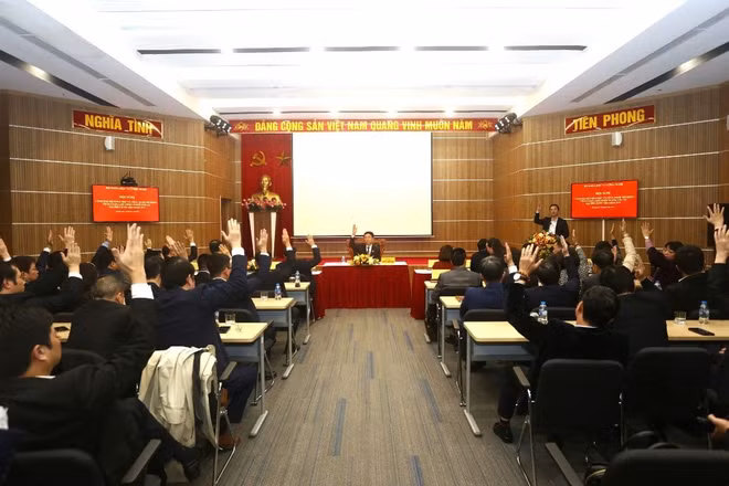 100% cử tri có mặt tại Hội nghị nhất trí giới thiệu đồng chí Vũ Hải Quân, Ủy viên Trung ương Đảng, Thứ trưởng Thường trực Bộ Khoa học và Công nghệ ứng cử đại biểu Quốc hội khóa XVI.