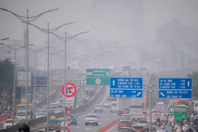 Giao thông được xác định là một nguồn phát thải lớn gây ô nhiễm môi trường không khí.