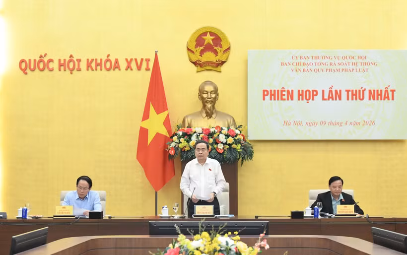Chủ tịch Quốc hội Trần Thanh Mẫn chủ trì Phiên họp thứ Nhất, Ban Chỉ đạo tổng rà soát hệ thống văn bản quy phạm pháp luật của Ủy ban Thường vụ Quốc hội. (Ảnh: DUY LINH)