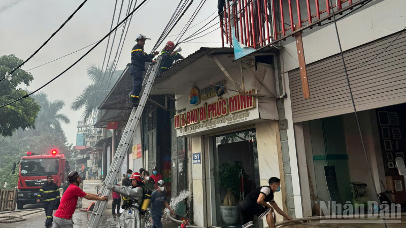 1 vụ hỏa hoạn được lực lượng chức năng cứu hỏa kịp thời. ndo_br_thiet-ke-chua-co-ten.png