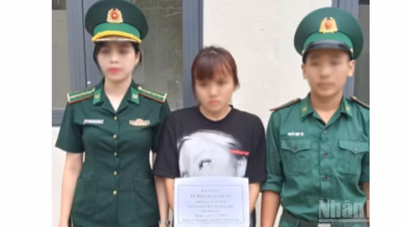 Đồn Biên phòng Sêrêpốk đã ra quyết định khởi tố vụ án hình sự về hành vi “Mua bán trái phép chất ma túy” đối với Từ Hoàng Cẩm Tú.