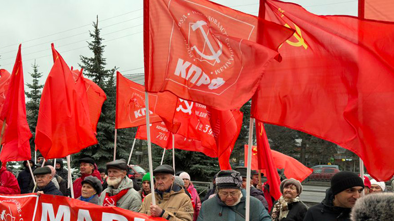 Hoạt động kỷ niệm Cách mạng Tháng Mười tại thành phố Yoshkar-Ola thuộc Cộng hòa Mari El, Liên bang Nga. (Ảnh: KPRF12.RU)