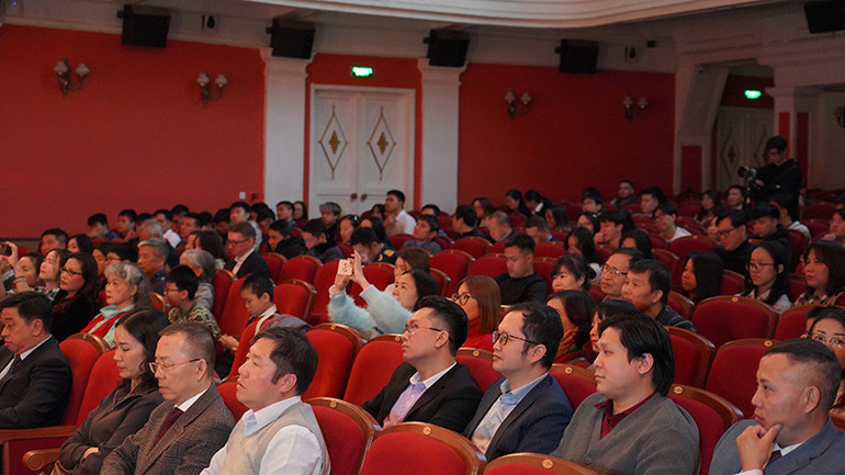 Chương trình thu hút sự quan tâm đông đảo của bà con cộng đồng người Việt Nam tại Nga. (Ảnh: XUÂN HƯNG)