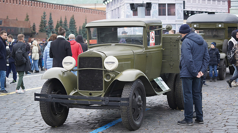 Thiết bị quân sự thời Chiến tranh Vệ quốc vĩ đại được trưng bày.