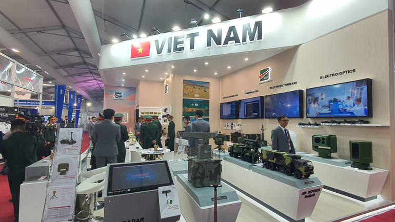 Gian hàng trưng bày sản phẩm của Việt Nam tại Army-2023.