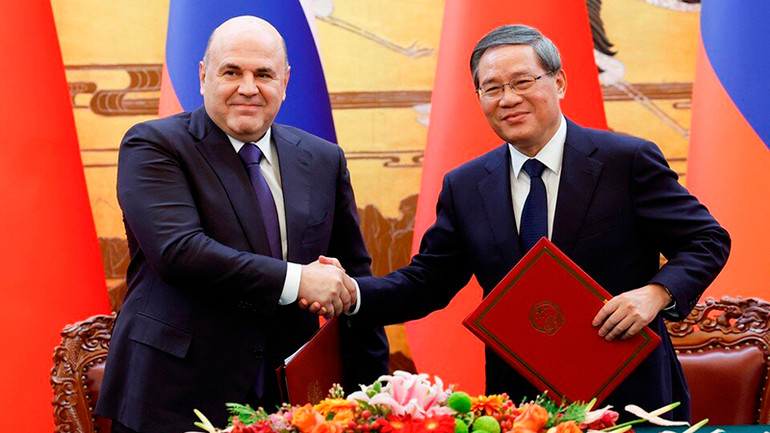 Thủ tướng Nga Mikhail Mishustin (trái) và Thủ tướng Trung Quốc Lý Cường. (Ảnh: TASS) Thủ tướng Nga Mikhail Mishustin (trái) và Thủ tướng Trung Quốc Lý Cường. (Ảnh: TASS)