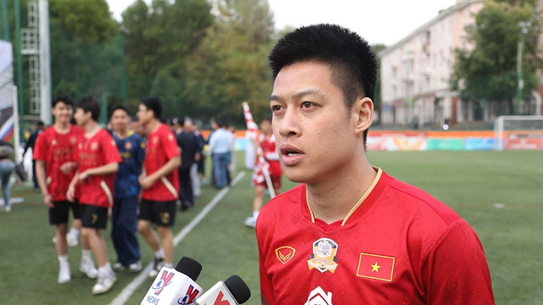 Đội trưởng “FC Thái Bình” Phạm Đức Toàn chia sẻ cảm nhận lần đầu tham dự giải. (Ảnh: Xuân Hưng)