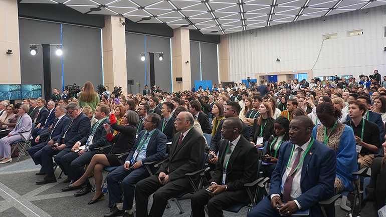 Các đại biểu tham gia Diễn đàn. (Ảnh: XUÂN HƯNG)