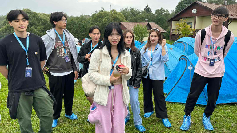 Các bạn sinh viên Việt Nam vui vẻ tham gia trại hè. (Ảnh: Thùy Vân)