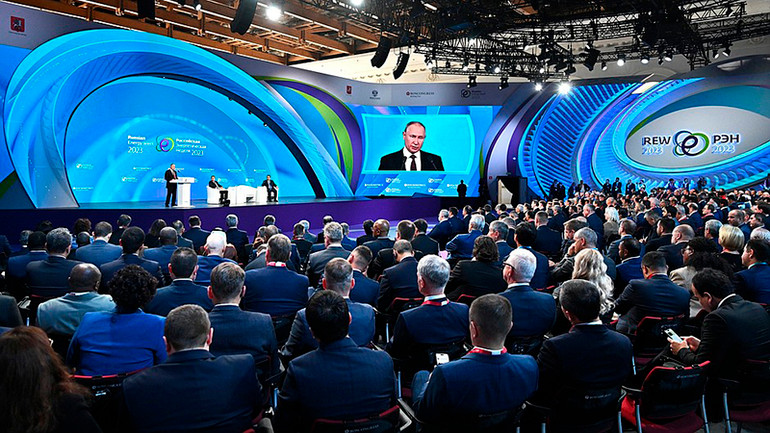 Diễn đàn thu hút sự tham gia đông đảo đại diện nhiều nước. (Ảnh: KREMLIN.RU) Diễn đàn thu hút sự tham gia đông đảo đại diện nhiều nước. (Ảnh: KREMLIN.RU)