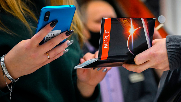 Việc sử dụng ứng dụng di động là hoàn toàn tự nguyện. (Ảnh: RIA Novosti)