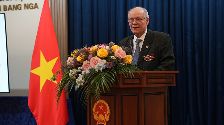 Ông Nikolai Kolesnik, Chủ tịch Hội Cựu chiến binh Nga từng công tác tại Việt Nam phát biểu tại cuộc gặp ở thủ đô Moskva. (Ảnh: XUÂN HƯNG)