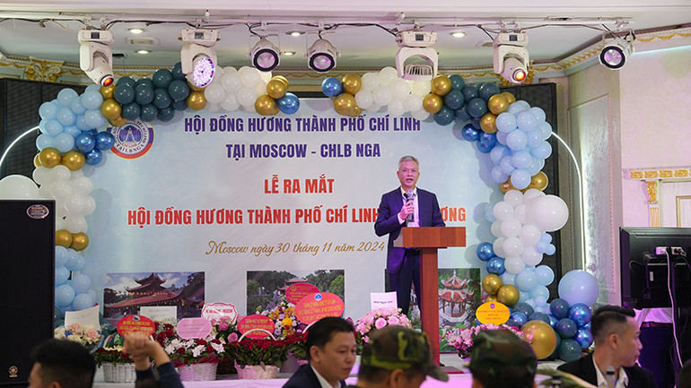 Ông Bùi Bá Vượng, Chủ tịch Hội đồng hương thành phố Chí Linh tại Liên bang Nga phát biểu.