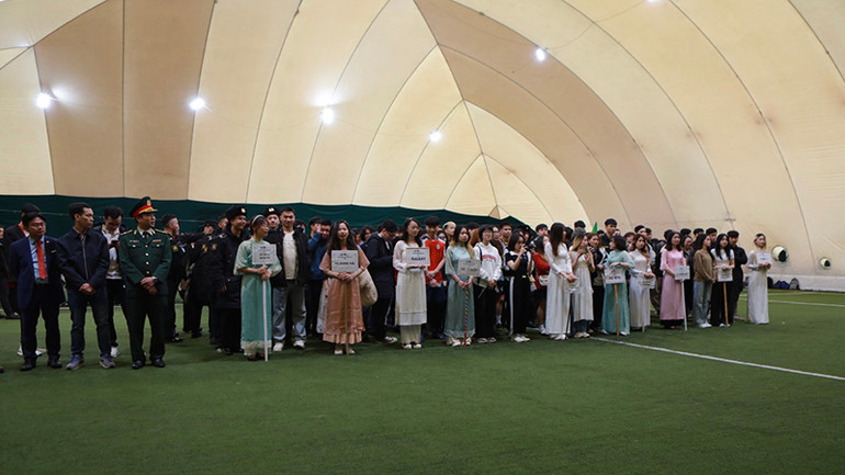 Lễ bế mạc Giải bóng đá mùa Đông năm 2024 tại Saint Petersburg. (Ảnh: Đoàn Cơ sở Saint Petersburg)