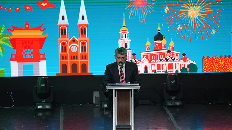 Ông Vương Đắc Thắng, đại diện Đại sứ quán Việt Nam tại Liên bang Nga, phát biểu tại sự kiện.