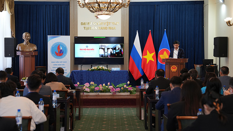 Anh Lê Huỳnh Đức - Chủ tịch Hội Sinh viên Việt Nam tại Liên bang Nga phát biểu. (Ảnh: XUÂN HƯNG)