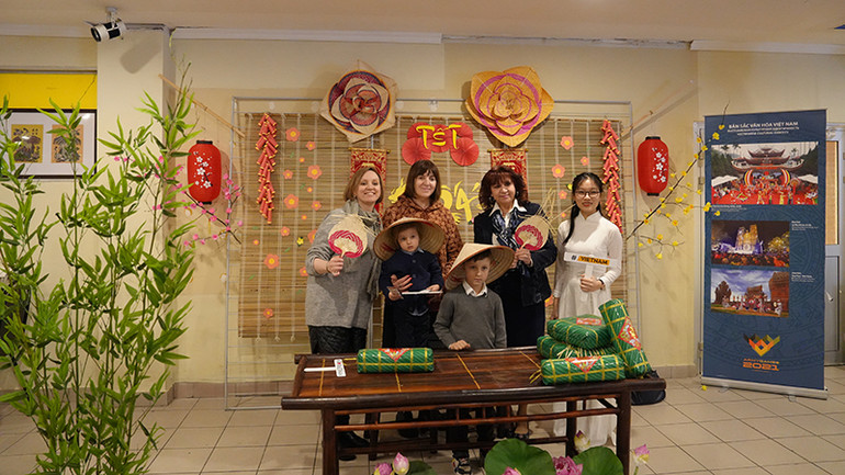 Góc trang trí ngày Tết.