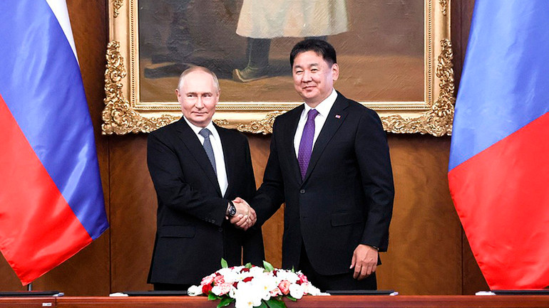 Tổng thống Nga Vladimir Putin và người đồng cấp Mông Cổ Ukhnaagiin Khurelsukh. (Ảnh KREMLIN.RU) Tổng thống Nga Vladimir Putin và người đồng cấp Mông Cổ Ukhnaagiin Khurelsukh. (Ảnh KREMLIN.RU)