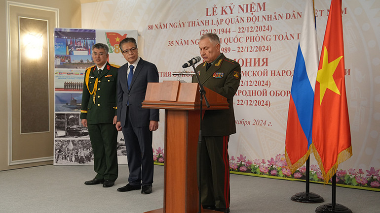 Trung tướng Alexander Kshimovsky phát biểu chúc mừng 80 năm thành lập Quân đội nhân dân Việt Nam. Trung tướng Alexander Kshimovsky phát biểu chúc mừng 80 năm thành lập Quân đội nhân dân Việt Nam.