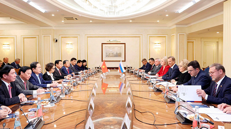 Chủ tịch Quốc hội Trần Thanh Mẫn hội đàm với Chủ tịch Hội đồng Liên bang Quốc hội Liên bang Nga Valentina Matvienko. (Ảnh: Thống Nhất/TTXVN)