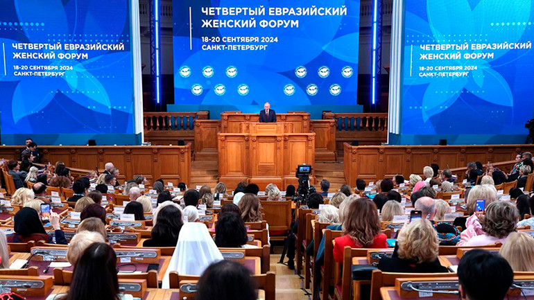 Tổng thống Nga Vladimir Putin phát biểu. (Ảnh: Hội đồng Liên bang Nga)