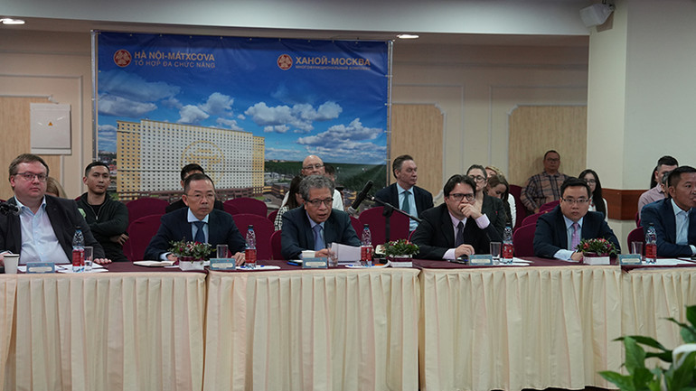 Đại sứ Việt Nam tại Nga Đặng Minh Khôi phát biểu kết luận tại Hội thảo. (Ảnh: XUÂN HƯNG)