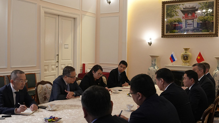 Hai bên thảo luận về triển vọng hợp tác. (Ảnh: XUÂN HƯNG)