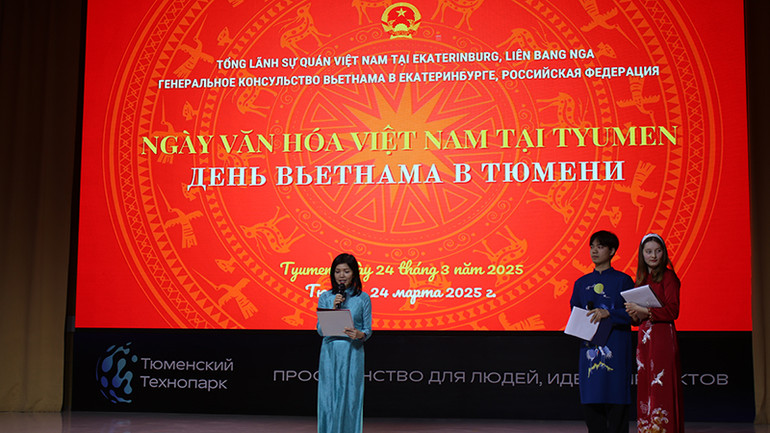 Tổng lãnh sự Việt Nam tại Ekaterinburg Nguyễn Mai Hường phát biểu tại sự kiện.