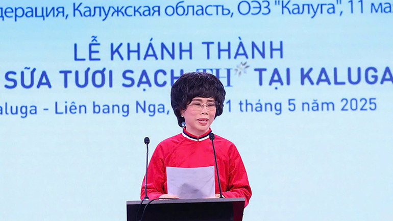 Anh hùng Lao động Thái Hương phát biểu tại sự kiện ở Moskva. Anh hùng Lao động Thái Hương phát biểu tại sự kiện ở Moskva.