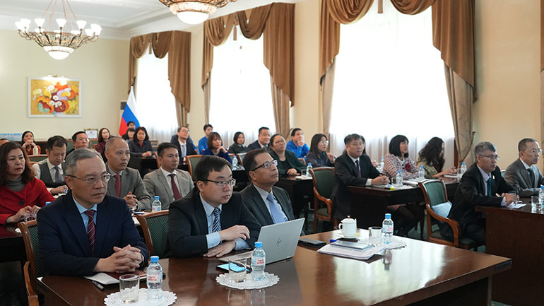 Các đại biểu chăm chú lắng nghe diễn văn của Tổng Bí thư Tô Lâm tại Lễ kỷ niệm 50 năm Ngày Giải phóng miền nam, thống nhất đất nước được tổ chức tại Thành phố Hồ Chí Minh sáng 30/4. Các đại biểu chăm chú lắng nghe diễn văn của Tổng Bí thư Tô Lâm tại Lễ kỷ niệm 50 năm Ngày Giải phóng miền nam, thống nhất đất nước được tổ chức tại Thành phố Hồ Chí Minh sáng 30/4.