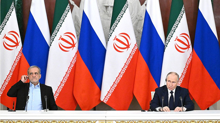 Hai nhà lãnh đạo hai nước tham gia họp báo sau hội đàm. (Ảnh: KREMLIN.RU)