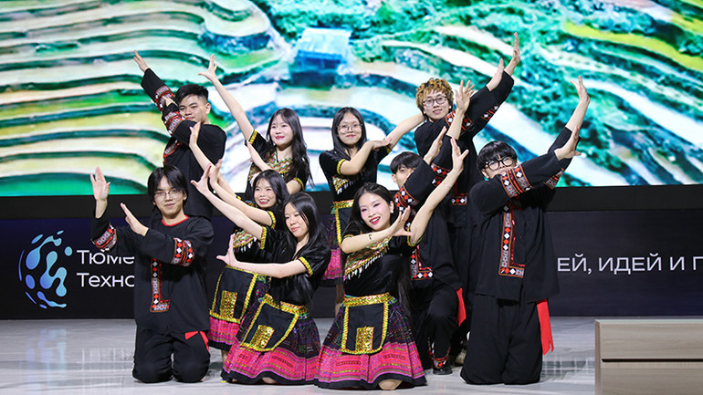 Các điệu múa của các bạn trẻ Việt Nam giúp bạn bè Nga hiểu hơn về những giá trị văn hóa và tinh hoa của nghệ thuật múa dân gian Việt Nam.