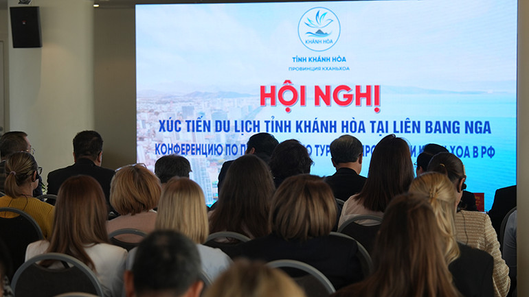 Đông đảo các công ty du lịch Nga tham dự Hội nghị. (Ảnh: XUÂN HƯNG)