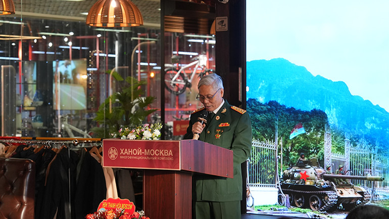 Chủ tịch Hội cựu chiến binh Việt Nam tại Nga Lưu Công Niệm phát biểu tại sự kiện.