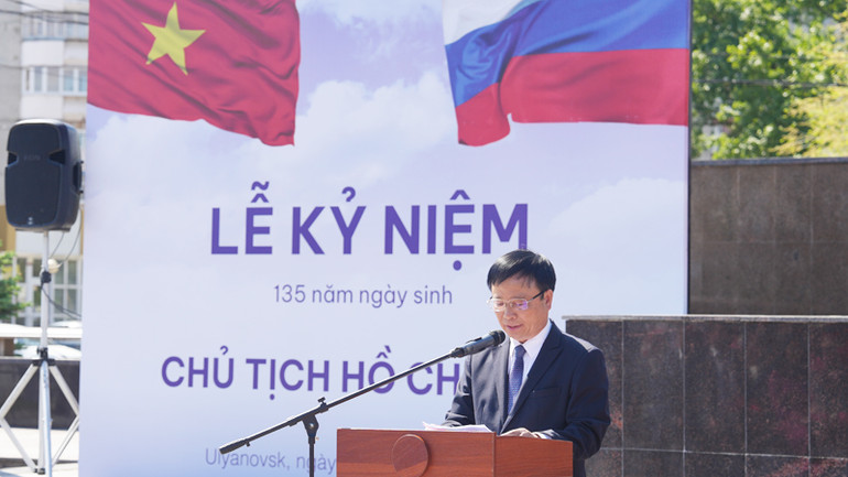 Đại diện lãnh đạo tỉnh Nghệ An phát biểu. (Ảnh: XUÂN HƯNG)