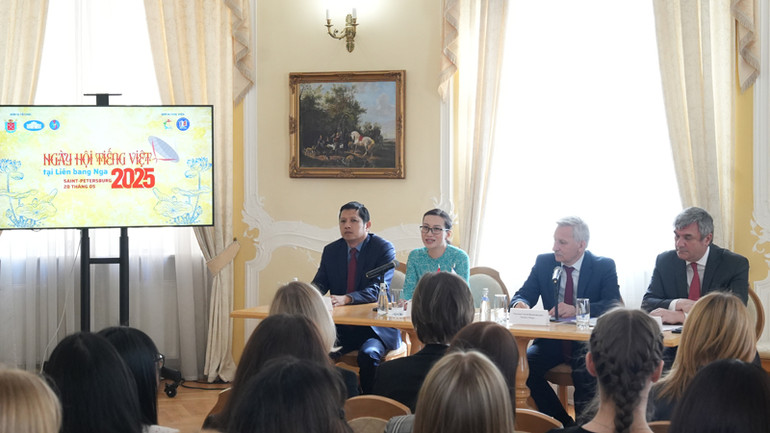 Bà Mai Nguyễn Tuyết Hoa khẳng định, Ngày hội tiếng Việt hôm nay là sự kiện đặc biệt quy tụ những người coi trọng sự phong phú của văn hóa và ngôn ngữ Việt Nam. (Ảnh: XUÂN HƯNG)